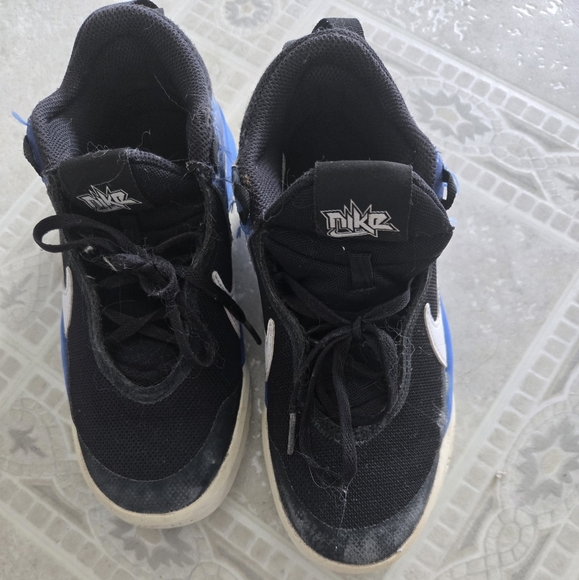 Nike Kids Sneakers Black and Blue - Picture 3 of 3
